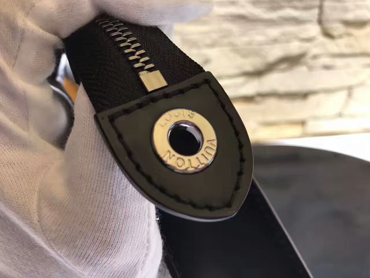 LV POCHETTE MM