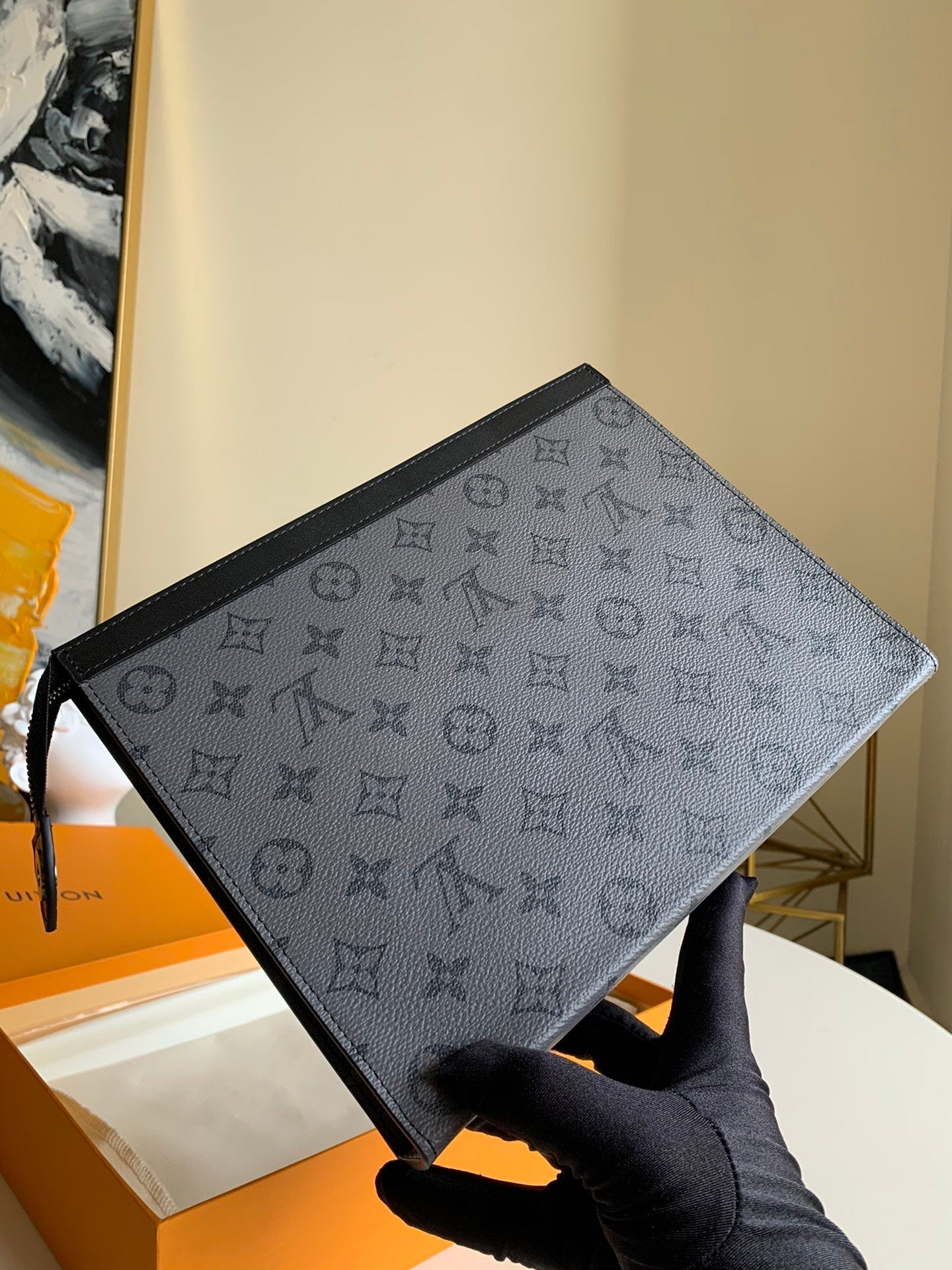 LV POCHETTE