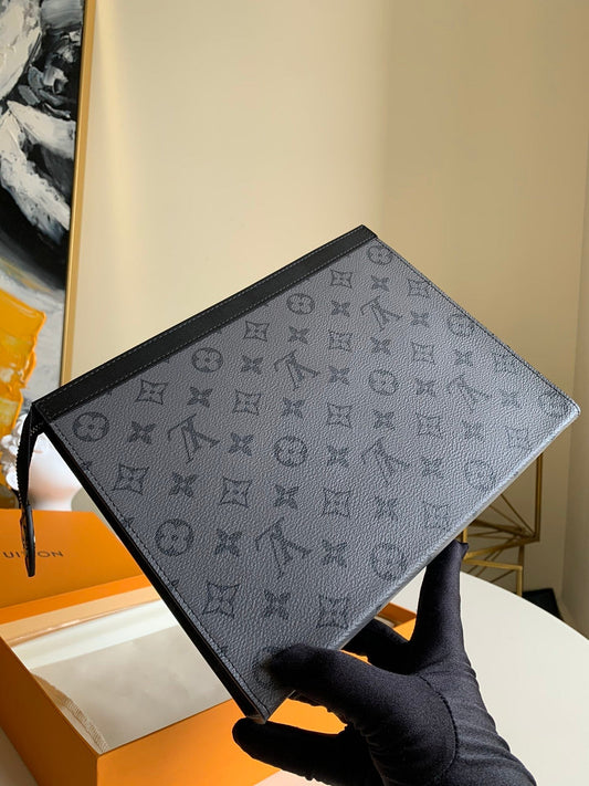 LV POCHETTE