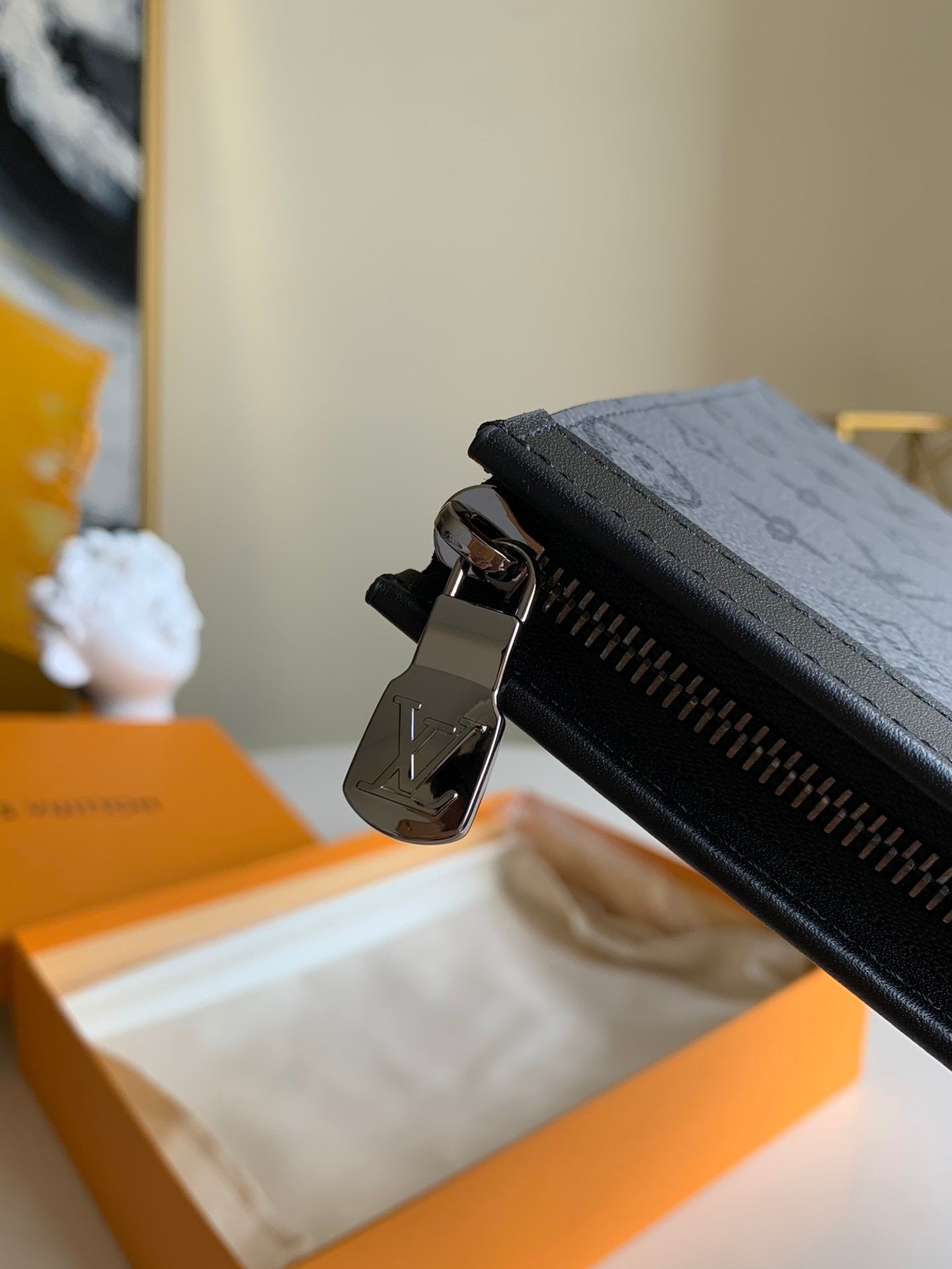 LV POCHETTE