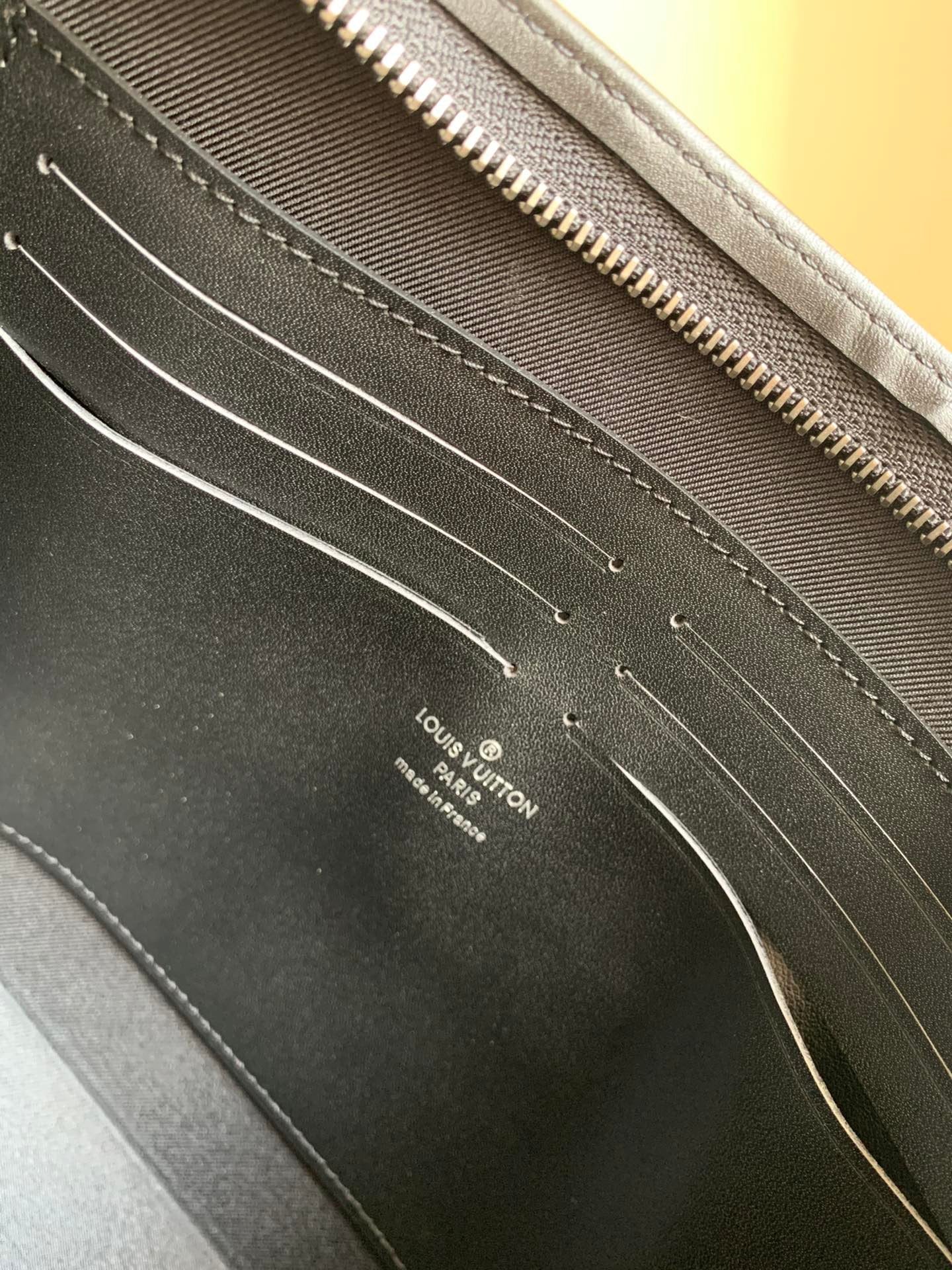 LV POCHETTE