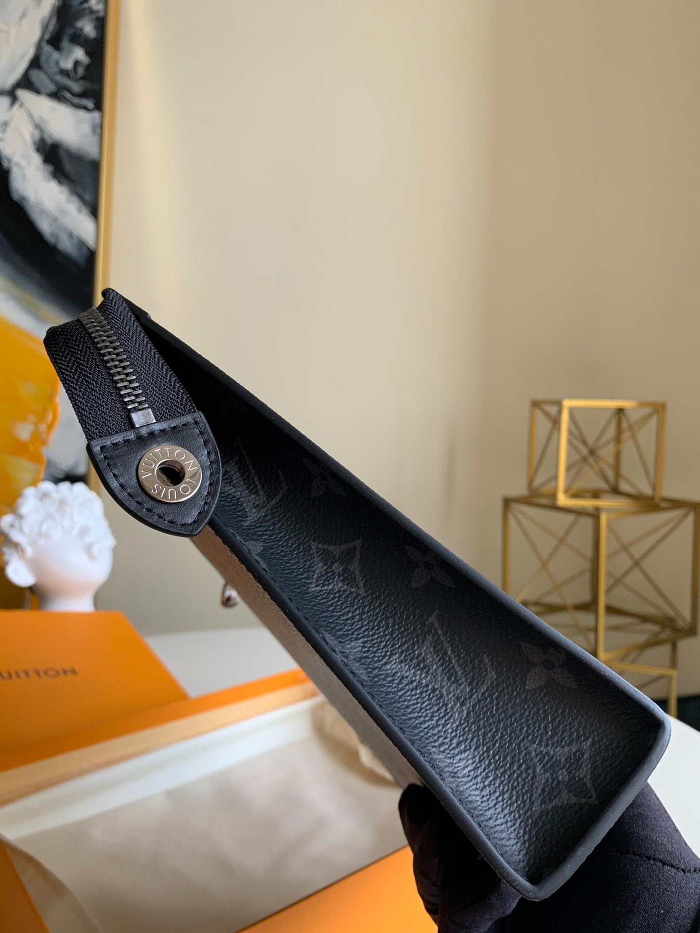 LV POCHETTE