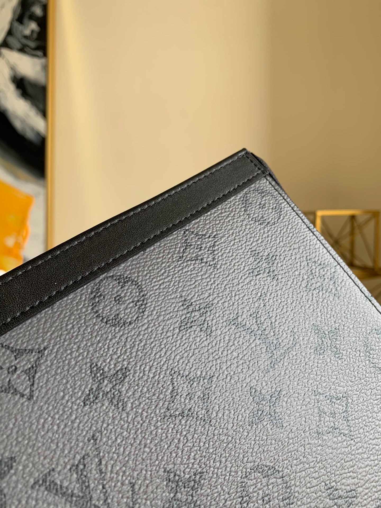 LV POCHETTE