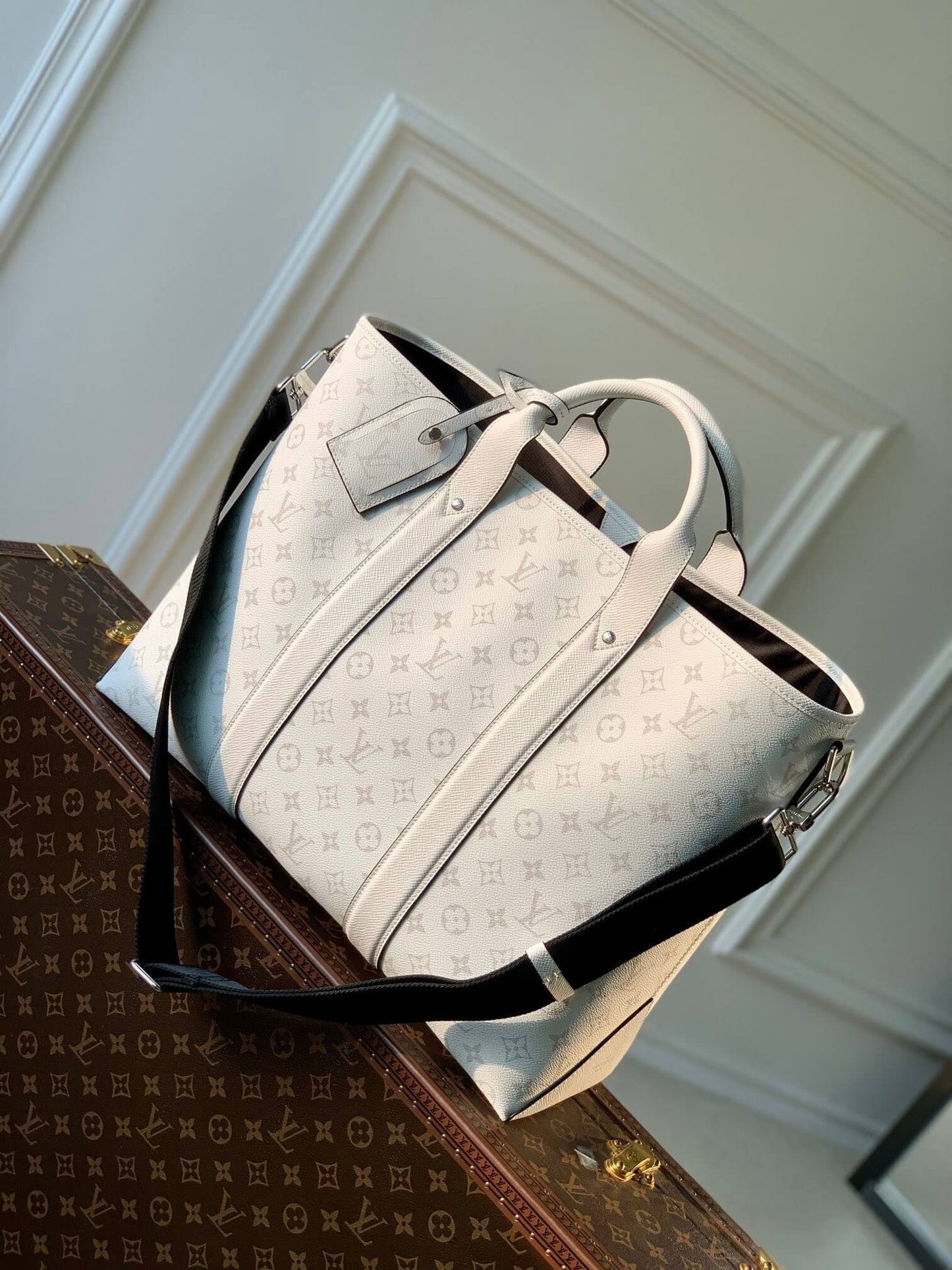 LV Tote Weekend