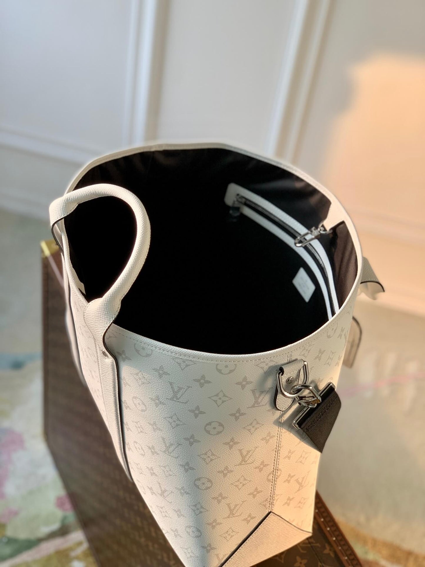 LV Tote Weekend
