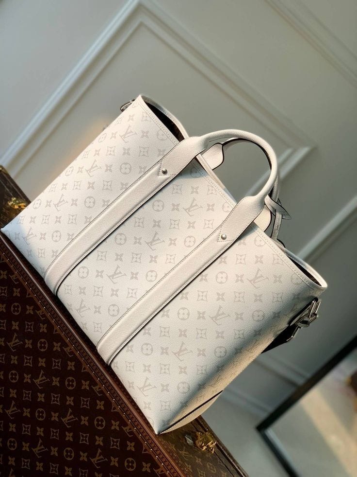 LV Tote Weekend