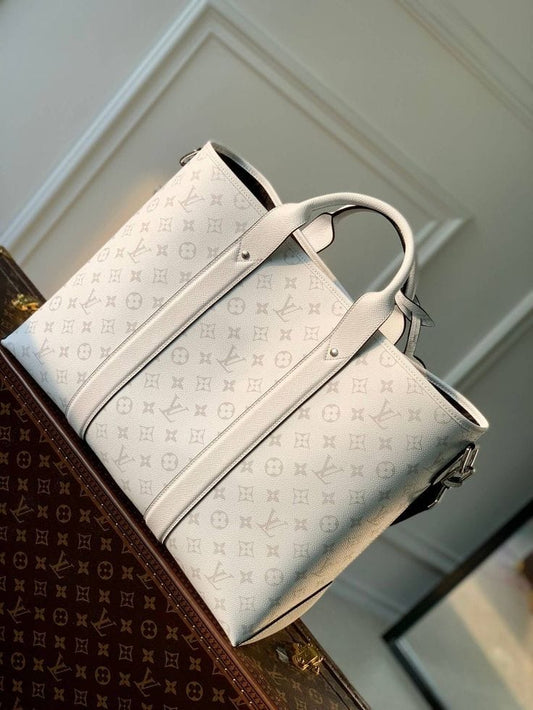 LV Tote Weekend
